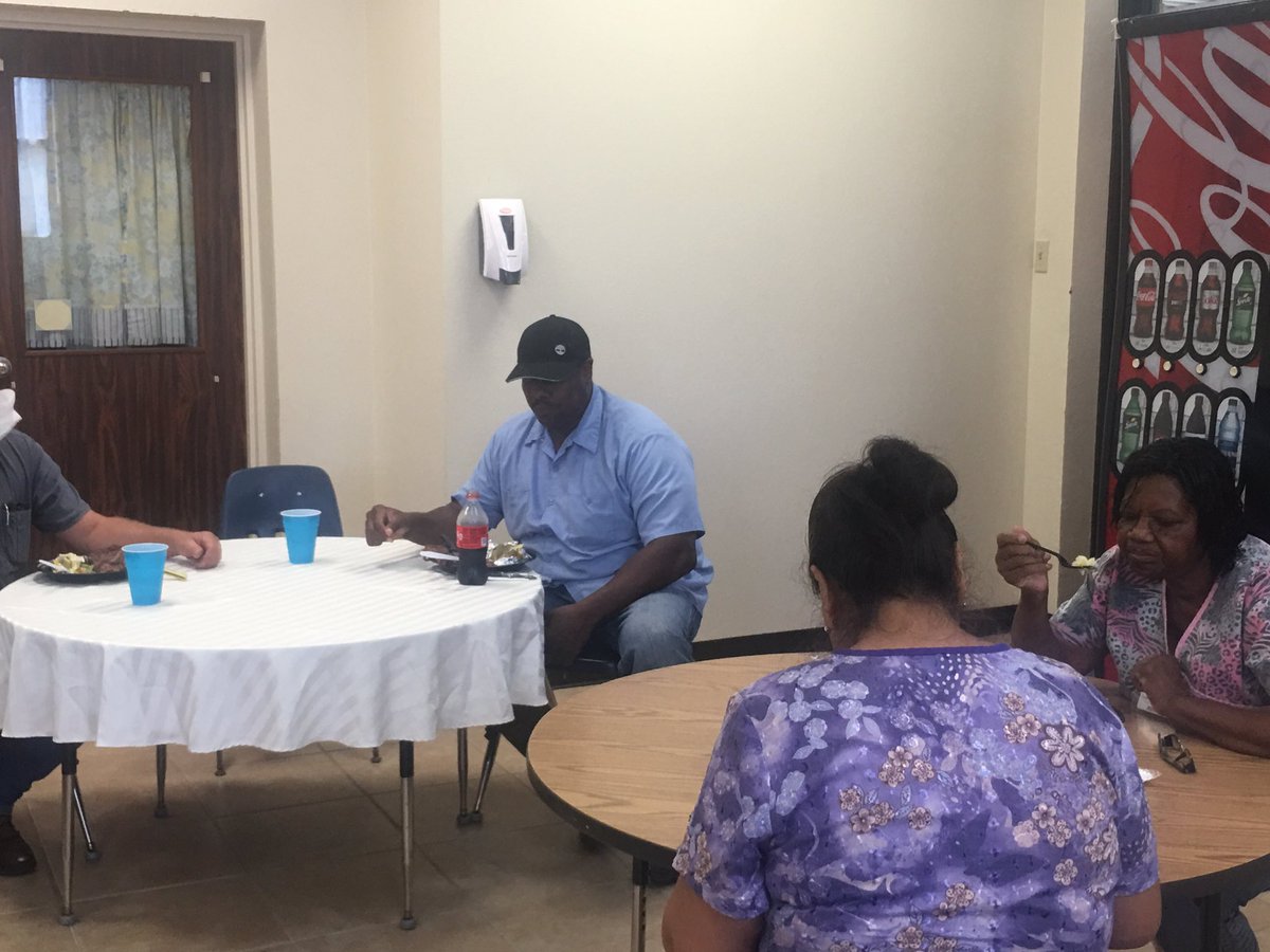 Anahuac_MS's tweet photo. AMS loves our custodial and maintenance staff! We hope you enjoyed your steak lunch! You greatly deserve it! https://t.co/0jvjzmr8oa