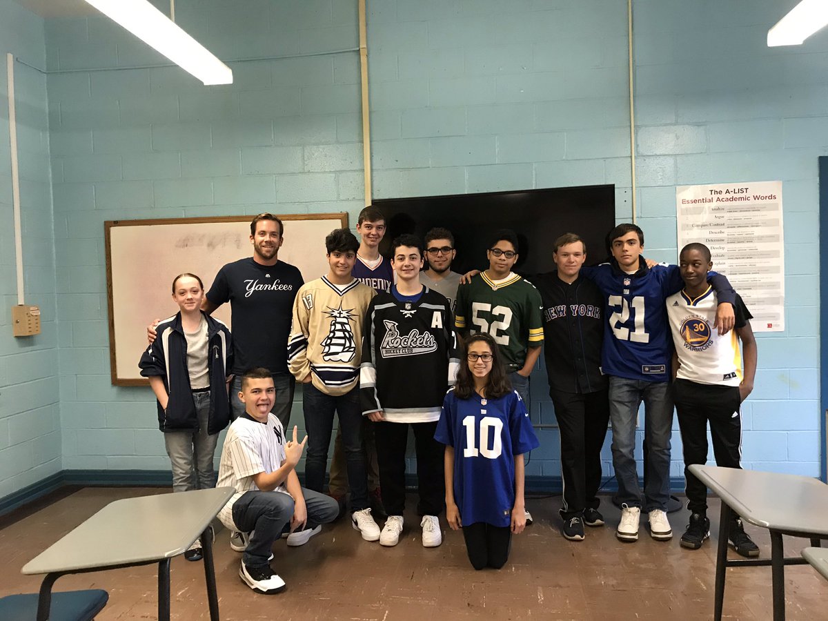 cmbm62's tweet photo. #jerseyday #spiritweek showing their school spirit ! https://t.co/dDeH5Uyn8x
