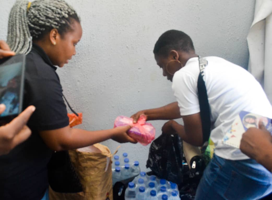 Yegiofficial's tweet photo. We deeply appreciate @pinkfoodbank who fed over 350 Beggars at our #BeggarToBossConference.
We had a massive turn out of our beneficiaires at the conference and we are grateful to God that it was a success.
Thanks to everyone who celebrated me on my Birthday, God bless you https://t.co/OwozBH2Ork