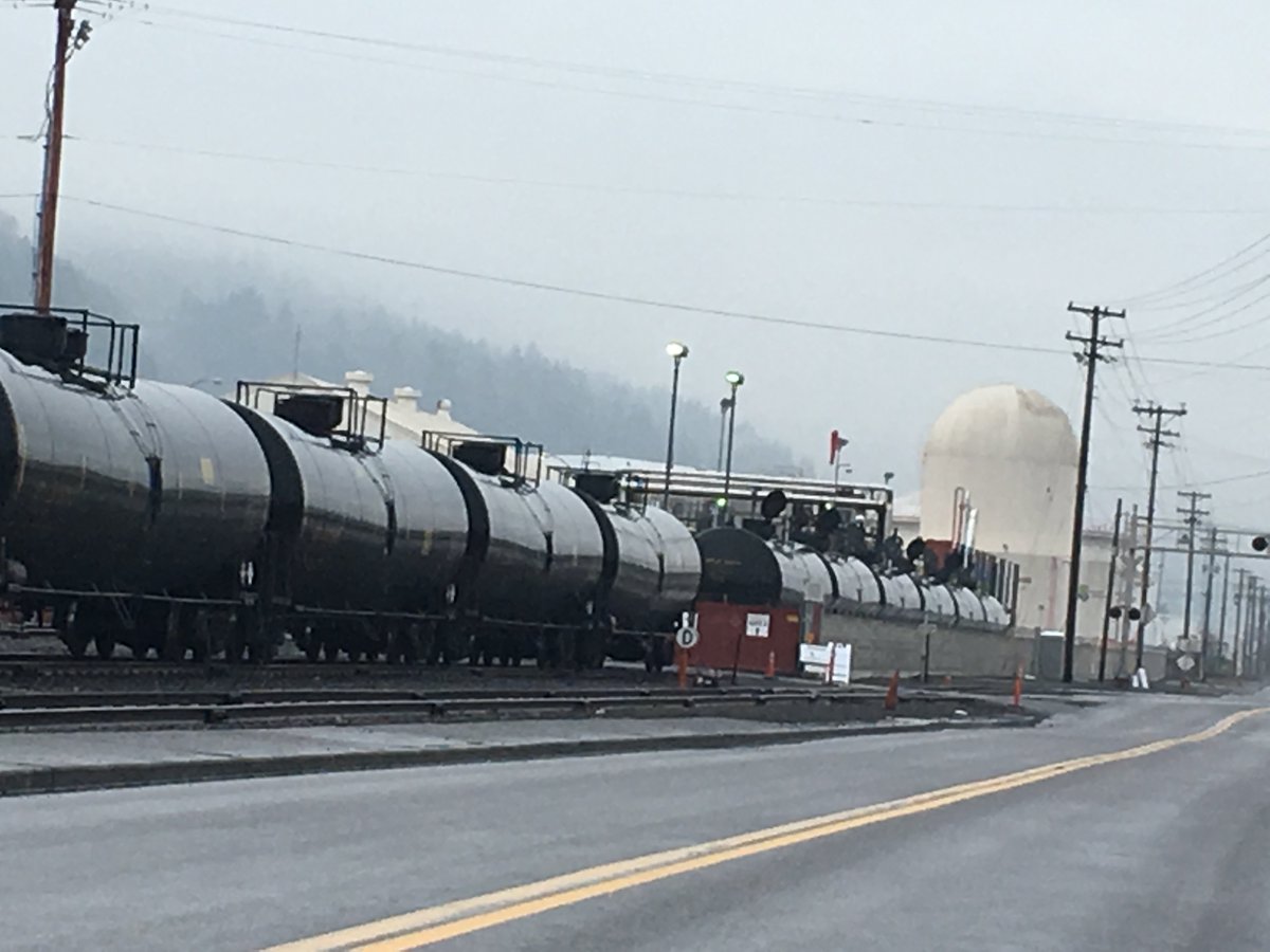 ColumbiaRKeeper's tweet photo. We are calling on the City of Portland to deny Zenith’s expansion efforts. Urge the City of Portland to deny Zenith’s request to build new pipes under NW Front Ave. Take Action: https://t.co/TUcbEroG9z #standuptooil #pdx #actonclimatechange #portland https://t.co/UEFbePP1KY