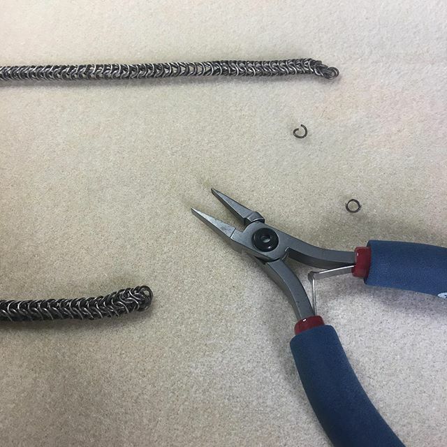 huimaille's tweet photo. Repair work on an old friend 💖 #huimaille #stillstrong #chainmaillejewelry https://t.co/bAL2QNy3tb https://t.co/RCMFAJcNla