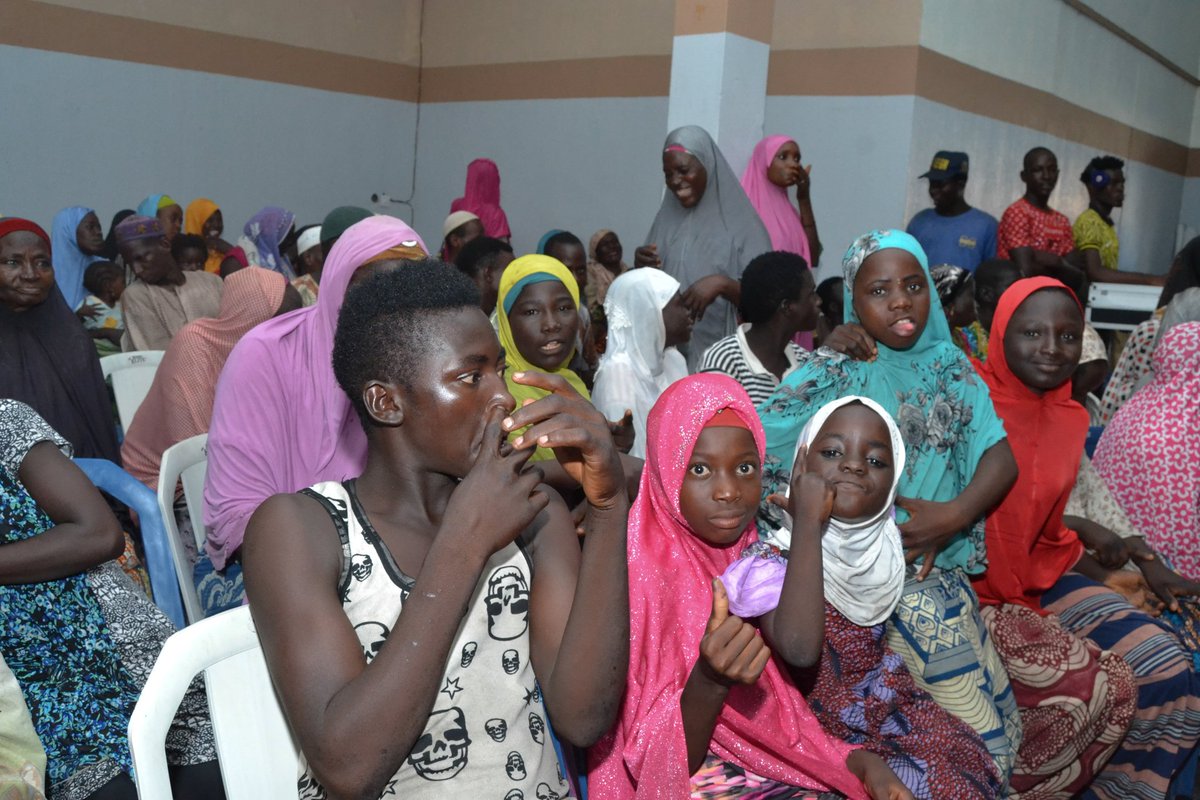 Yegiofficial's tweet photo. The Youth Council Chaiman Hon @MichaelOjobaro addressing our beneficiairies during our conference
Together we can make Nigeria a beggar free nation.
#YEGI
#BEGGARTOBOSS https://t.co/u5Qmy4UYFf
