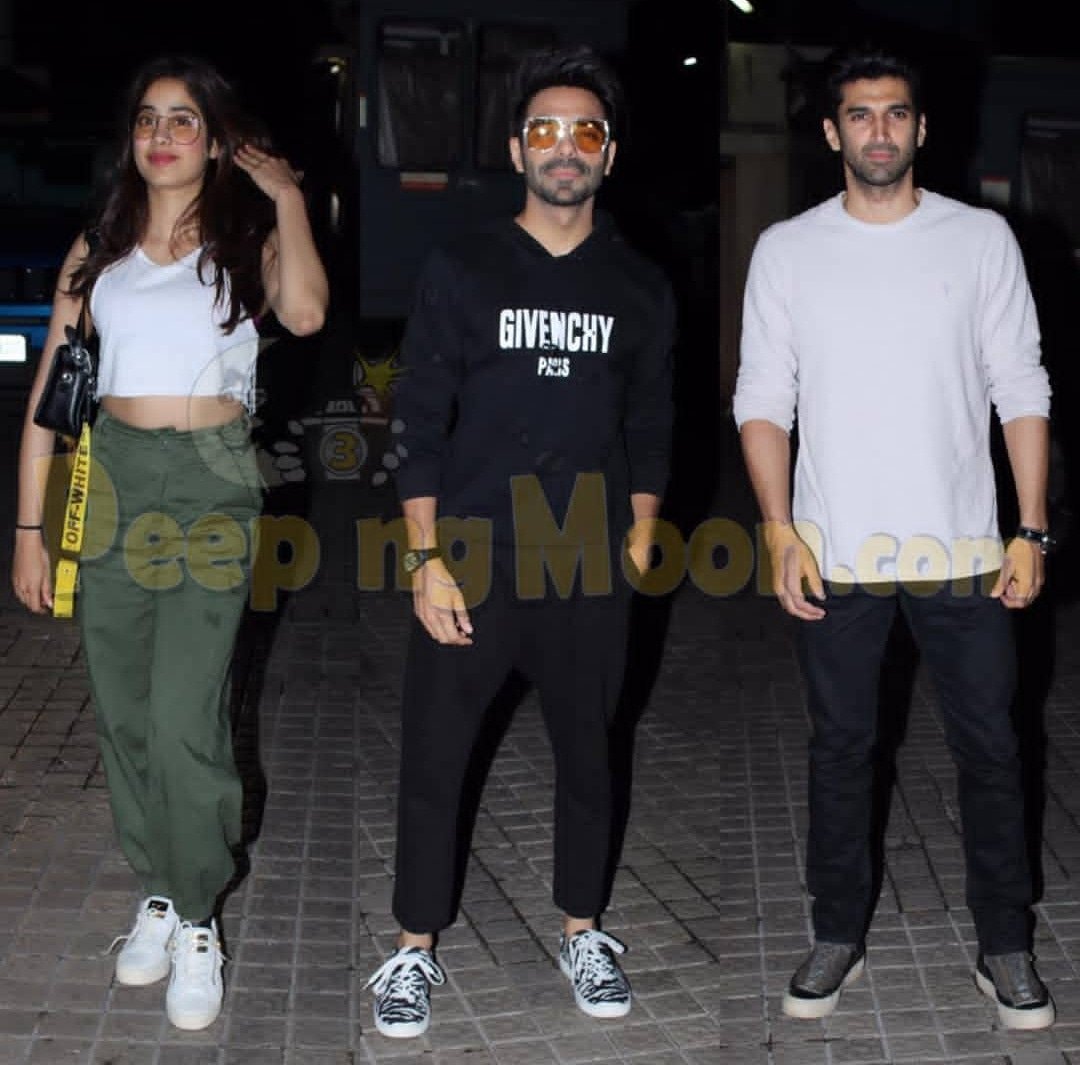 Aditya Lovers🔶 tweet media