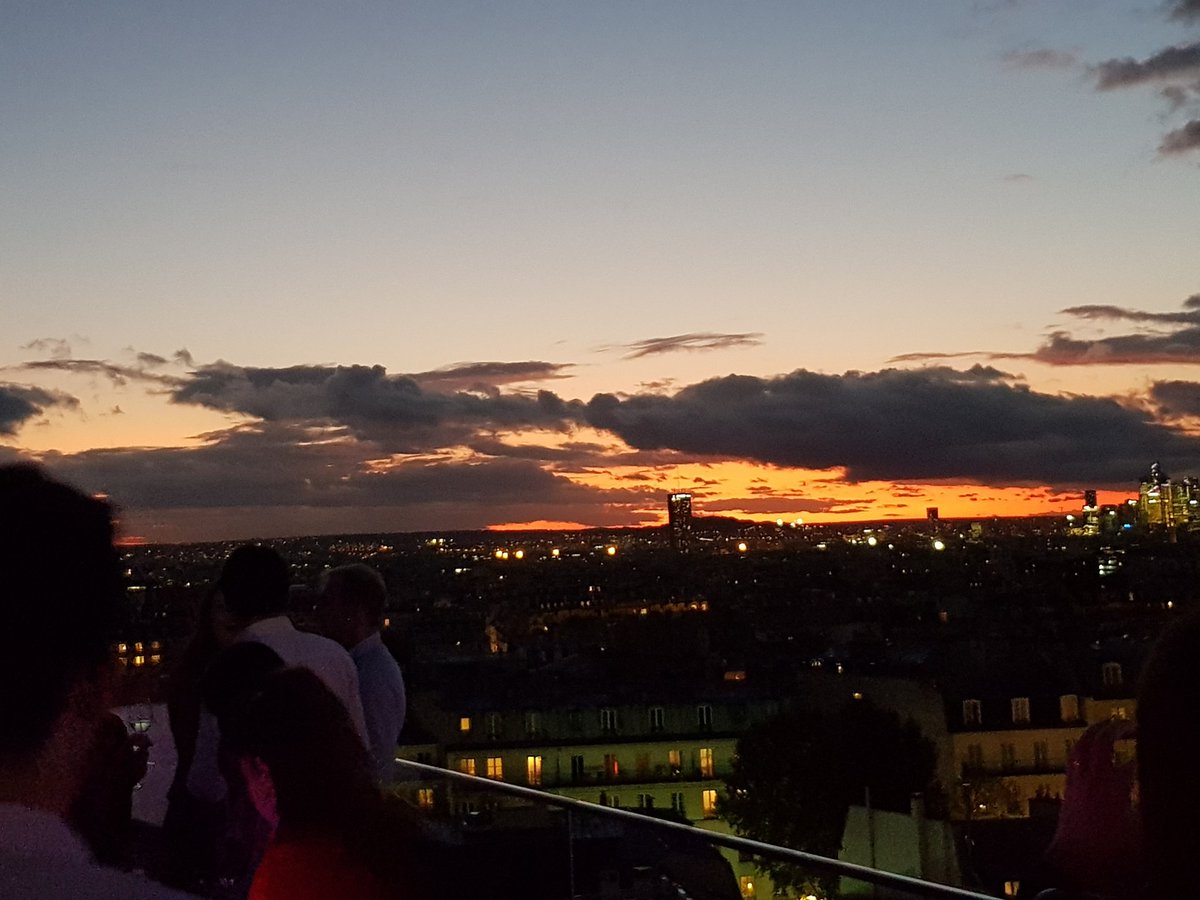 takimafr's tweet photo. Ce soir, la cérémonie #HappyTrainees2020 🏆 organisée par @choosemycompany se déroule en hauteur !

Rdv le magnifique #rooftop : https://t.co/BW5eRWGN5C ! 

#stagiaires #BienEtre #etudes #Motivation https://t.co/reOHtAUg69