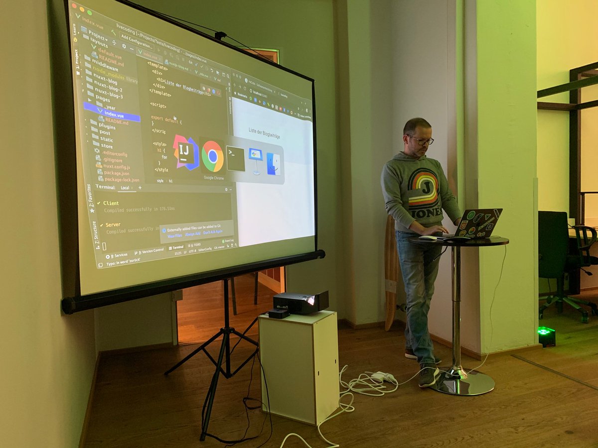 vuejsdresden's tweet image. Unser heutiges Meetup läuft und @code_hx zeigt im Live Coding wie man seinen eigenen Blog aus Markdown Files statisch rendern kann.