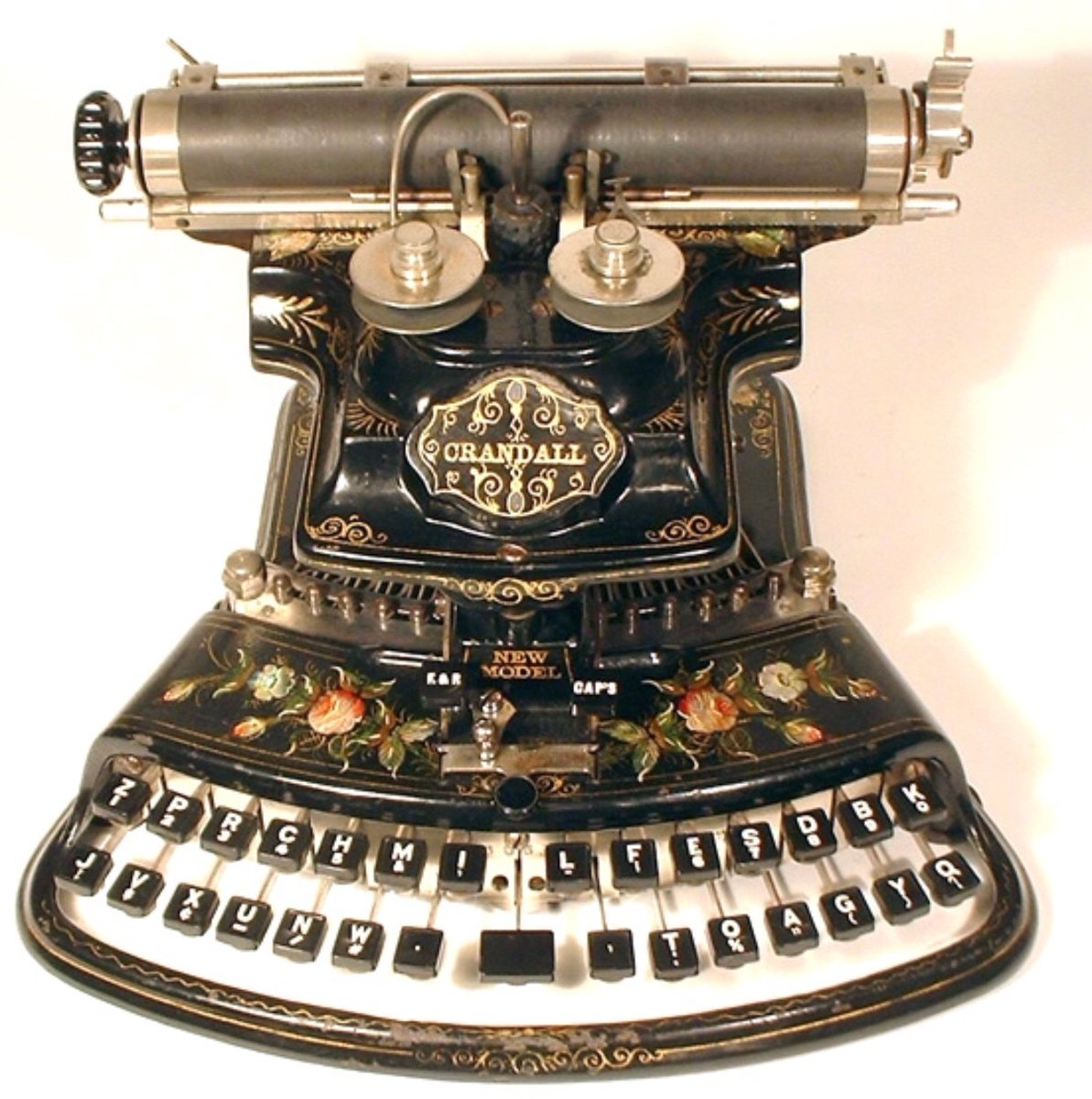 PrairieGrit's tweet photo. An absolute gem! Any followers out there still use or remember using a typewriter? #vintagetypewriter #antiquetypewriter #prairiegrit https://t.co/BZIEqP5oY6