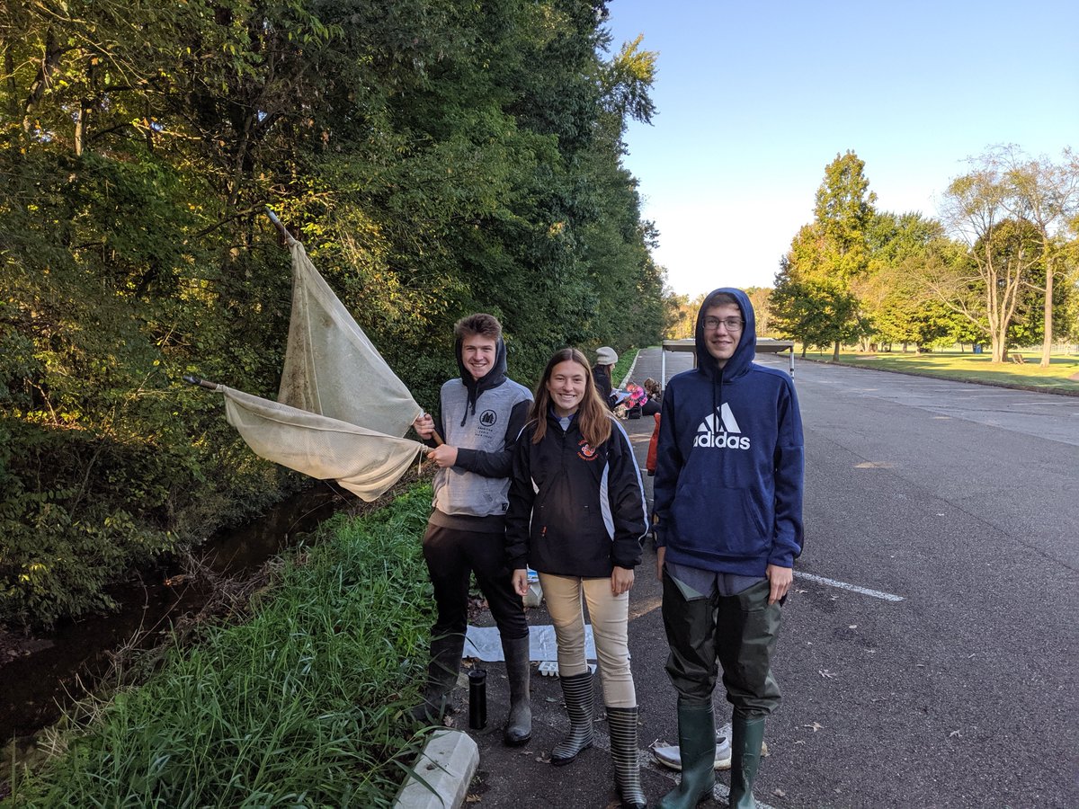 HowlandHS's tweet image. College Credit Environmental Science Macro-invertebrate Water Quality Testing at Howland Park

#AllOne
#GoTigersGo