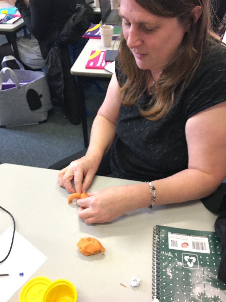 Great computational thinking skills from all the teachers at our Skipton Barefoot workshop with <a href="/DrChips_/">Dr Jon Chippindall</a> . Many thanks for all those who attended for their enthusiasm. So looking forward to the next one. 
@BarefootComp <a href="/caschat_uk/">CASCHAT</a>
