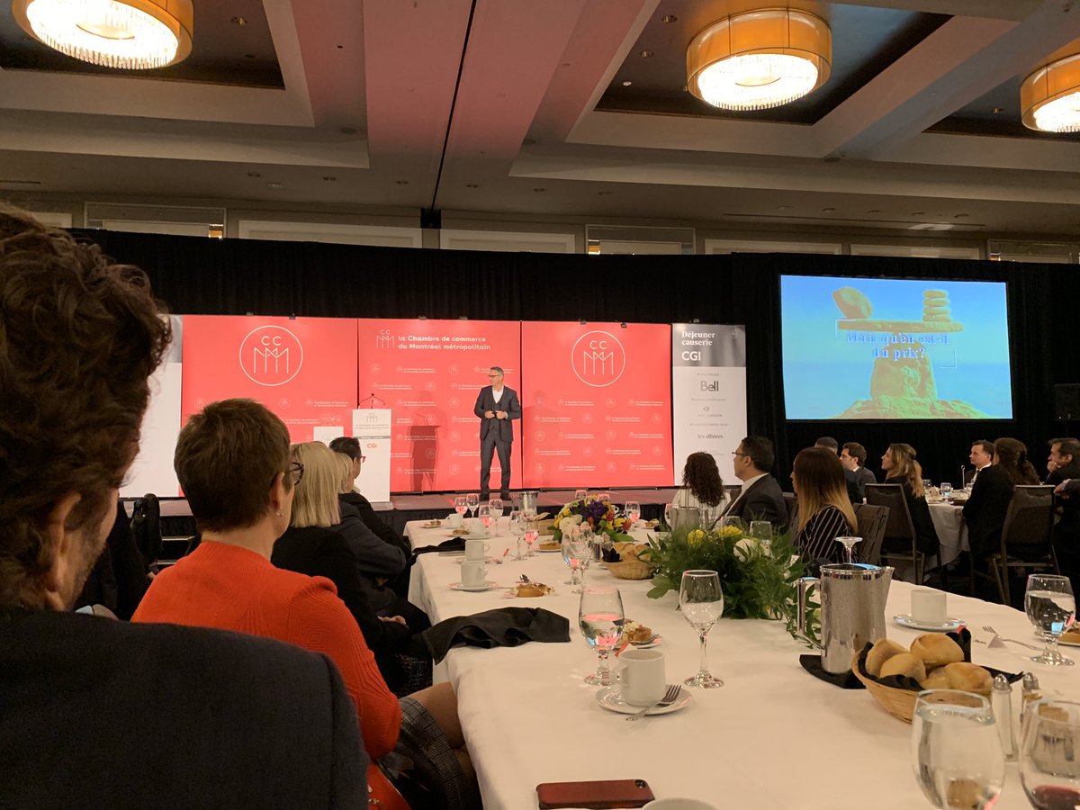 louisfournier's tweet photo. Très fier de partager la table d’honneur à la conférence avec Mr. Jean-Francois Bergeron, président directeur-général de la @La_SQDC. #ccmm @orckestra https://t.co/HMBFqH6lo6
