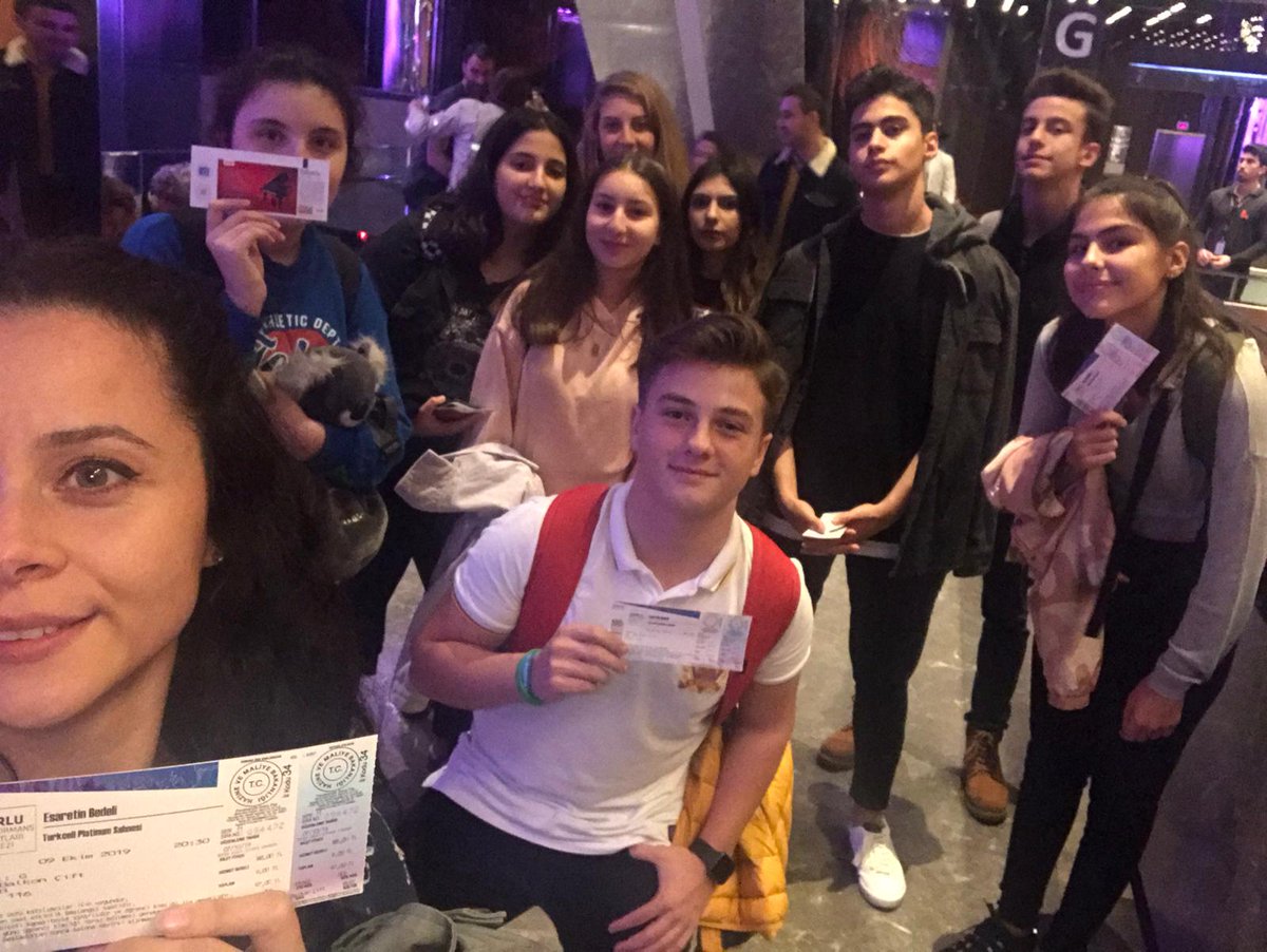 BakirkoyUAL's tweet photo. Tiyatro Kulübümüz'e iyi seyirler dileriz.
#esaretinbedeli #tiyatro
#Uğurluolmak 

@nilcicek @barisszgn @adilkurt9 @nevzatkulaber @UgurOkullari https://t.co/Aq3eRjJ7ci