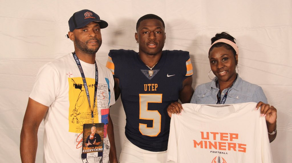 weldridge005_'s tweet photo. #PicksUp ⛏ https://t.co/vJIBrXFtCx