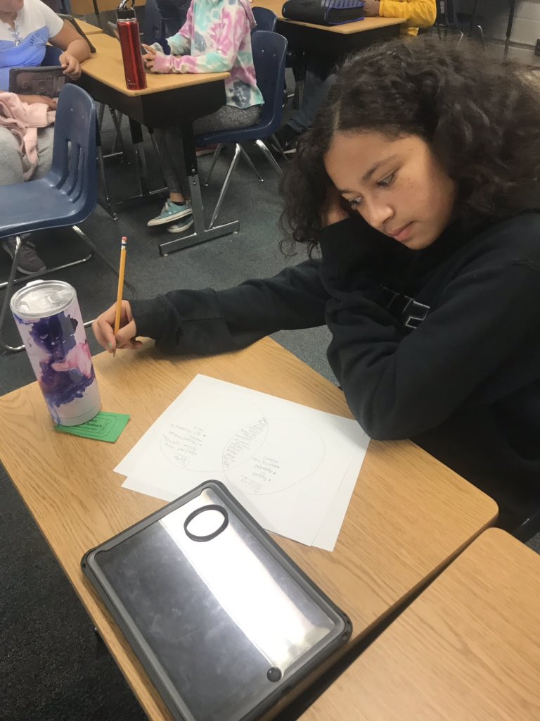 MrsChauvinSW's tweet photo. 6th Ss continue being brave &amp; having candid convos abt bullying vs drama this time creating venom diagrams to compare &amp; contrast the similarities &amp; differences #pantherpride512 #StompOutBullying #characterconversations #SocialEmotionalLearning https://t.co/kSii3410Sh
