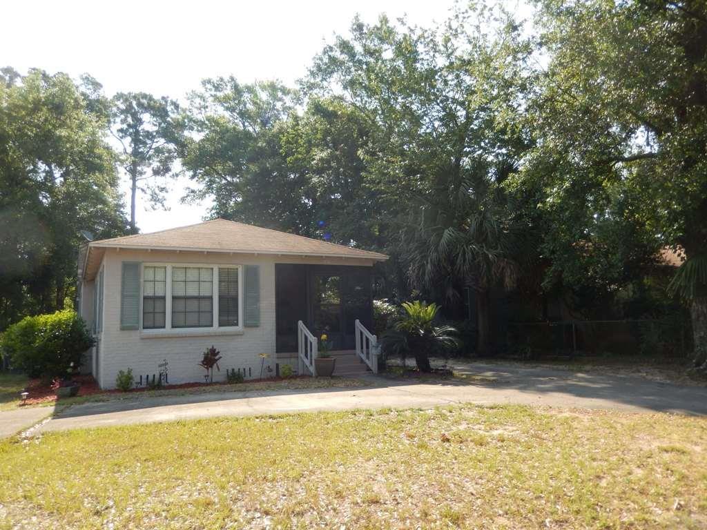 dianetoepfer's tweet photo. See a virtual tour of my listing on 1876 N Baylen St #Pensacola #FL  #realestate https://t.co/lZmCK6PCBk https://t.co/ueWaohM6Ye