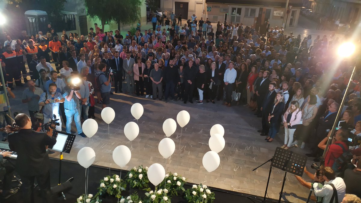 ParlamentIB's tweet image. Un any després de la torrentada al Llevant de Mallorca, a Sant Llorenç recordam i homenatjam les 13 víctimes mortals d'aquell dia fatídic, i agraïm també la tasca a totes les persones que permeteren al Llevant tornar-se a aixecar
