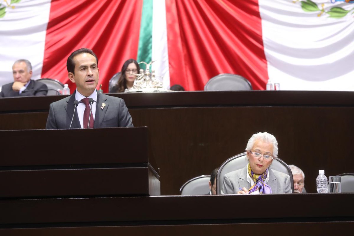 LauraBarreraF's tweet photo. Felicito a mi compañero @ricardoaguilarc por su posicionamiento, coincido en que la paz es la base para el desarrollo y el bienestar de las familias de México. En el @GPPRIDiputados tenemos un firme compromiso de trabajar incansablemente para que a nuestro país le vaya bien. https://t.co/UMNeN46iTy