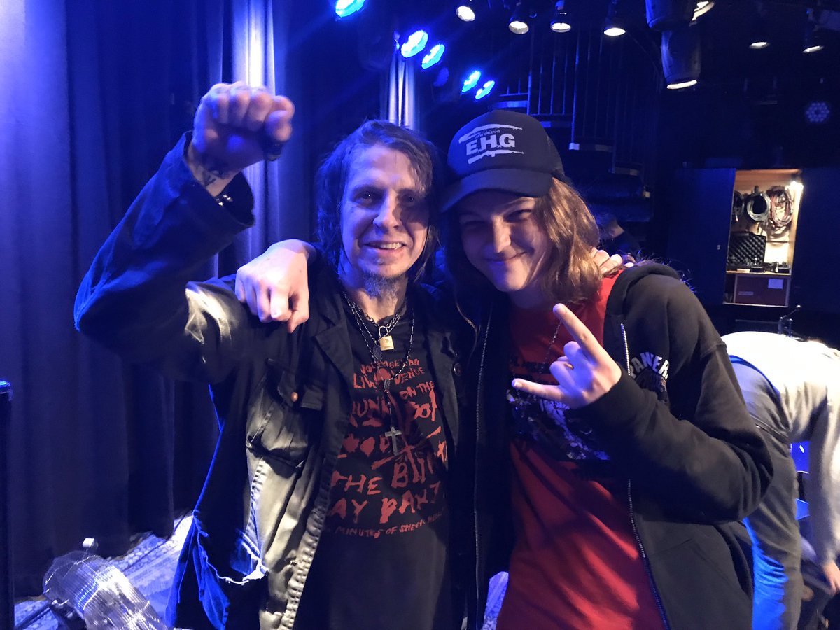 Trashcanofc's tweet photo. Yesterday I saw Eyehategod and hell man it was unreal how heavy n fuckin awesome it was. After the show I met the best screamer in the world, Mike IX. Hell man I never thought I would actually stand n talk with Mike man, such a moment #Eyehategod @EyehategodNola @MikeIXWilliams https://t.co/sWJntjYAJE