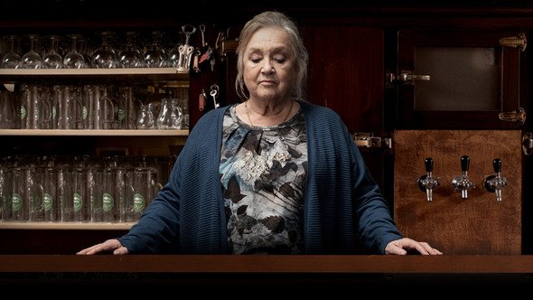 serienjunkies's tweet photo. #ProstMortem: Review der Pilotepisode https://t.co/H2w1l0qxKz https://t.co/AiPkeA98mL