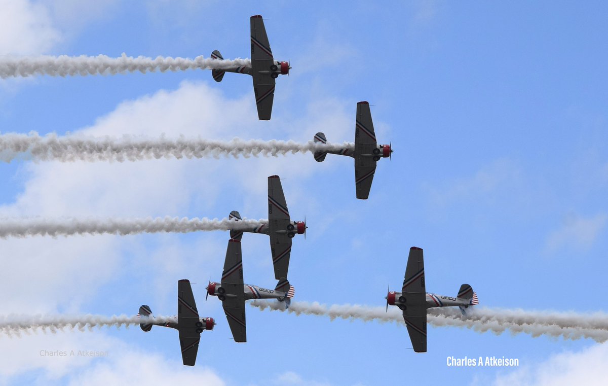 Military_Flight's tweet photo. #ATLairshow | The #GEICOSkytypers #Airshow Team is poised to perform this weekend during the third annual #AtlantaAirshow at Atlanta Motor Speedway.
These six WWII-era #USNavy SNJ-2 aircraft perform close formation flying and an array of dizzying dogfighting maneuvers. https://t.co/PXBcDMjj3U