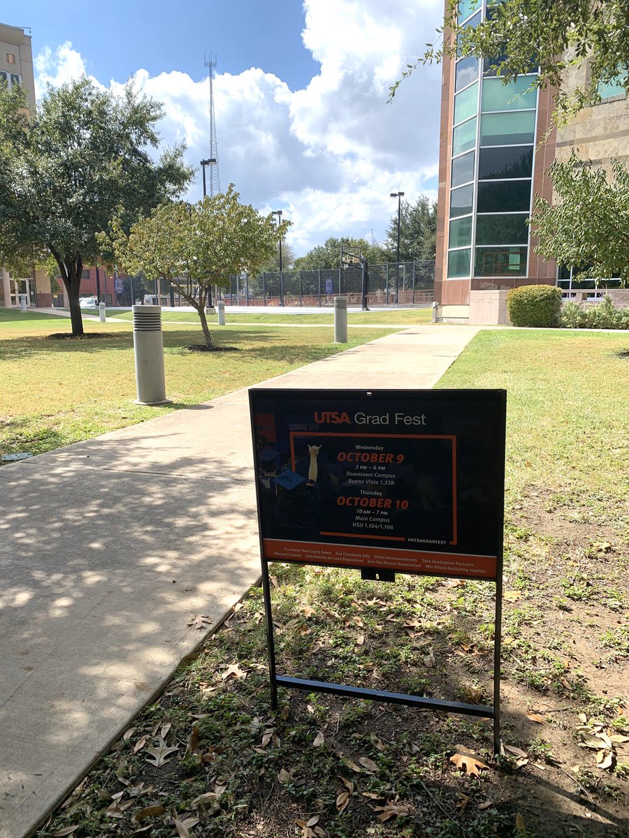 UTSAAlumni's tweet image. 45 minutes till #UTSAGradFest starts at @UTSAdowntown! Stop by and pick out your #UTSARing with @BalfourConnect💍🤙