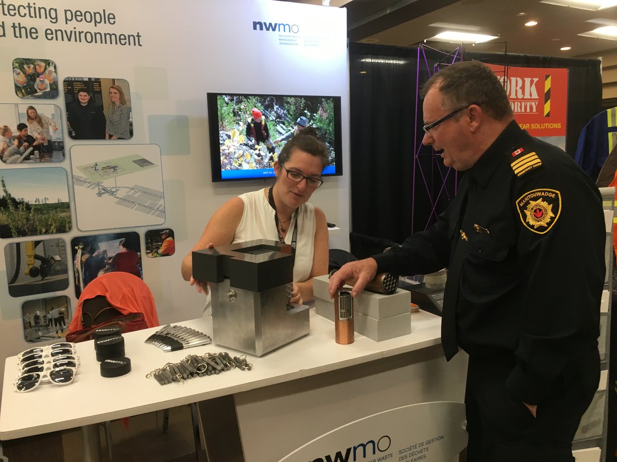 NWMOCanada's tweet image. We recently attended #FireCon — a yearly training forum for firefighters and emergency first responders in Northwestern Ontario. It was great chatting about Canada’s plan with professionals who take protecting the public as seriously as we do. #community @ONFireChiefs