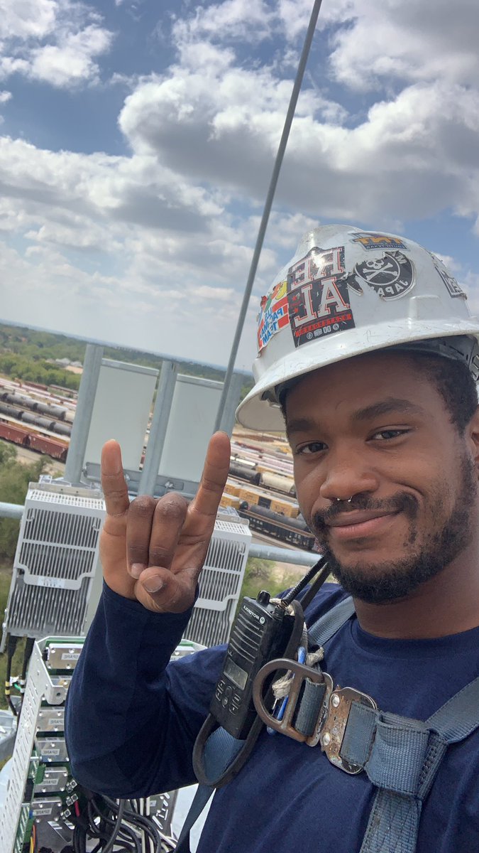 CarlosGaslin's tweet photo. Troubleshooting in Temple today #towerhand #towerlead https://t.co/oQoD0C31cG
