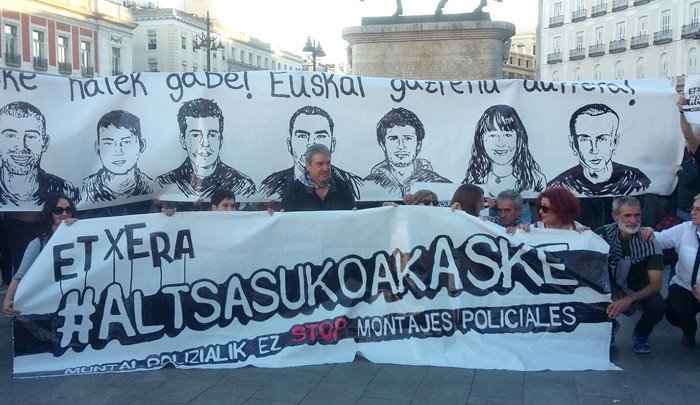 - Torero fascista Juan José Padilla dio paliza a policías: 400€. 

- Tronista neonazi Rafa Mora dio paliza a Guardia Civil: 300€.

- Nieto de Franco atropelló a Guardias Civiles: absolución 

- Chavales de Alsasua condenados por una pelea de bar con hasta 10 años de prisión.