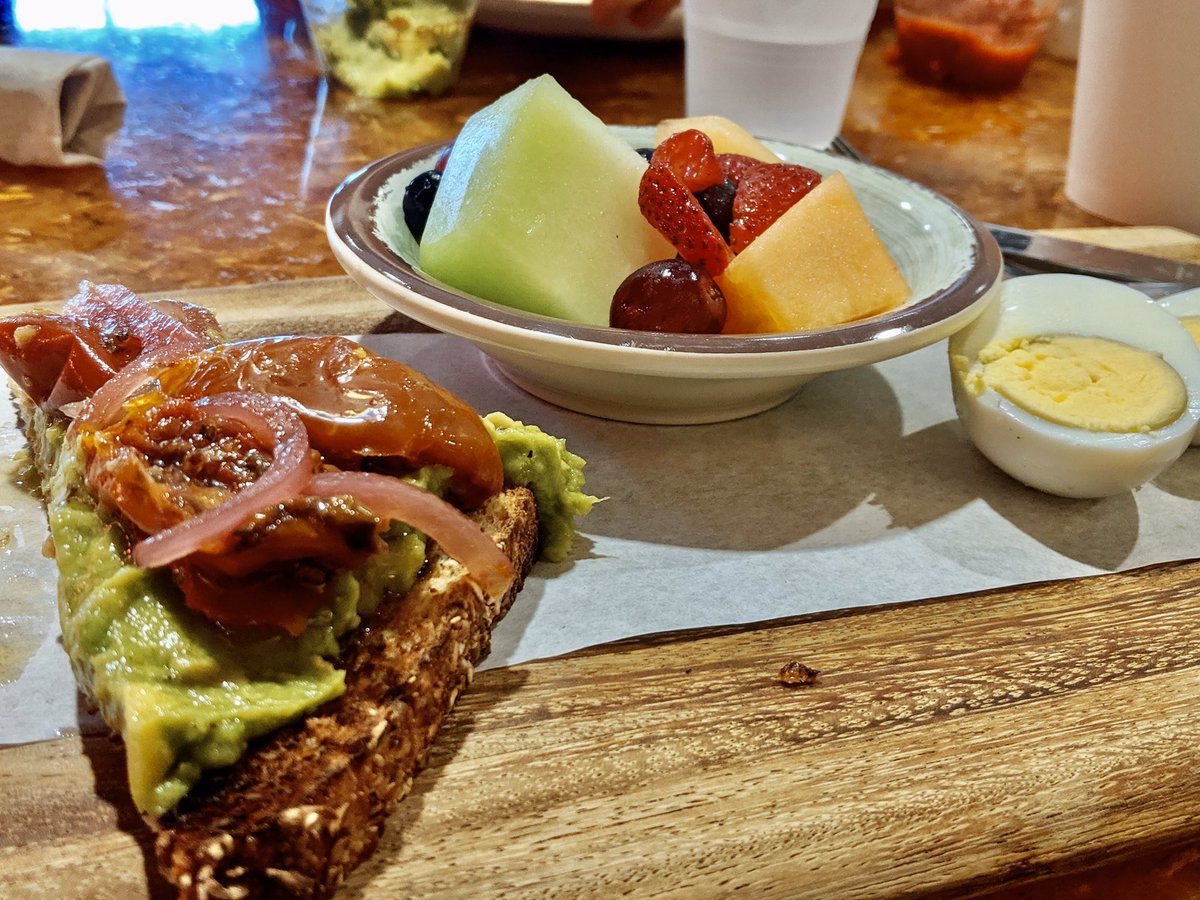 GoWithLess's tweet photo. A-few-steps-beyond excellent service this morning from Kanoa at the Courtyard in Maui. Mahalo! @Marriott @CourtyardHotels @MarriottBonvoy #avocadotoast #maui #mauicourtyard https://t.co/Cdx5OCaToO