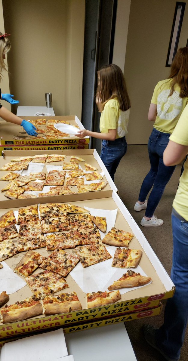 HOSA_Coogs's tweet photo. #pizza #yum #commitforlife #vampireworkshop https://t.co/lSCZuMgsds