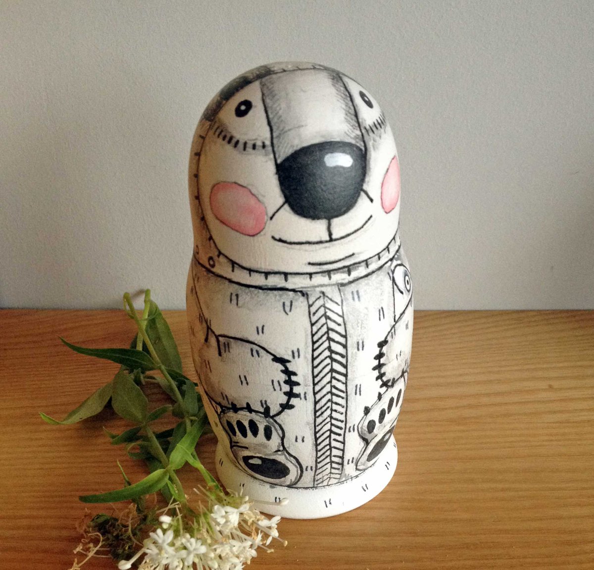 #HandmadeHour Our cute nesting bears are back in store After sending one set to Germany I've now painted another &amp; they are waiting for their forever home. Made from Lime wood-gift boxed with free UK P&amp;P #bears #panda #russiandolls #KrasnayaDolls etsy.com/uk/listing/742…