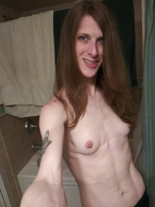 Posting them phone pics while waiting around 😘 that stomach tho 😲 https://t.co/2QR4hNYkeG<a href="/tag/nj"class="tags"><span>#nj</span></a><a href="/tag/girlnextdoor"class="tags"><span>#girlnextdoor</span></a>