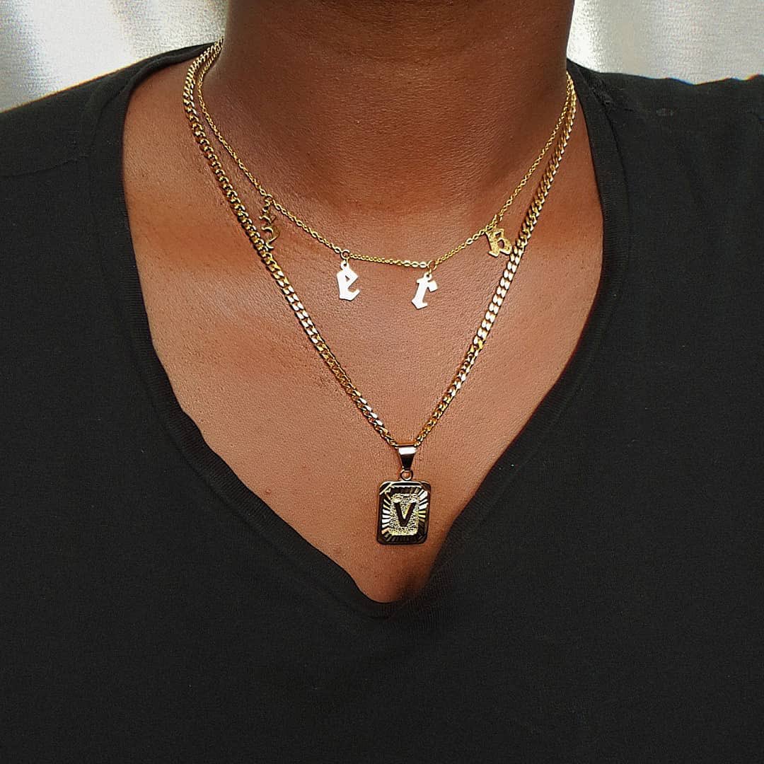 MasterFPL's tweet image. My boyfriend got me an necklace made with his initial on it how cute is he 😍💖