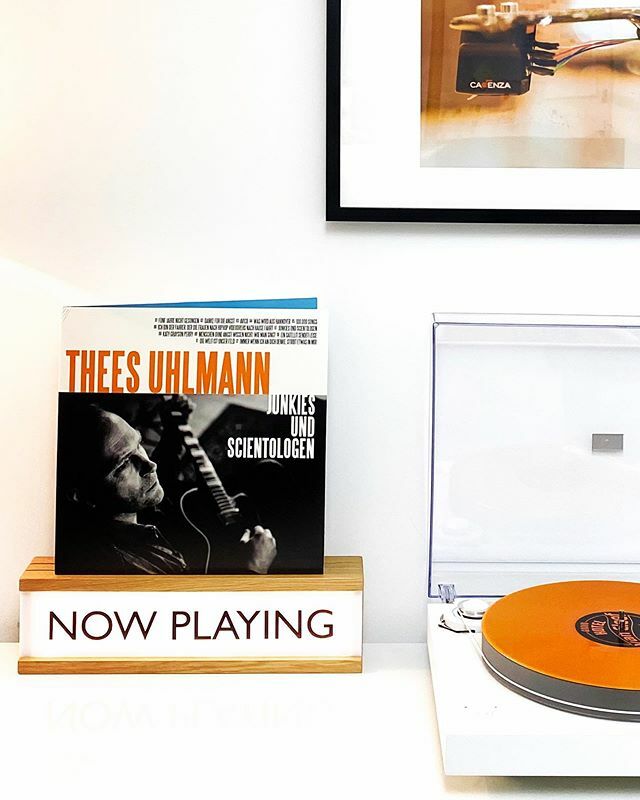 _TheVinylDaily_'s tweet photo. Thees Uhlmann: Junkies und Scientologen, Limited Club Edition.
-
-
-
-
#theesuhlmann #grandhotelvancleef #vinyl #record #recordcollection #schallplatte #schallplattensammlung #nowplaying https://t.co/Bdj1ouuCf7 https://t.co/bOZzHEaLr0