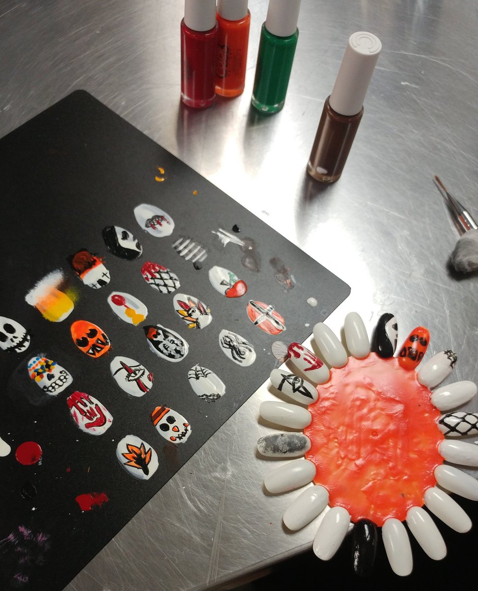 mpwtarheel's tweet photo. Check out the Halloween and Fall designs from our @CHSBraveNation cosmetology students! Love the creativity and skills! Students will vote on their favorite designs next week! @communityisd #nailtech https://t.co/Wz0p9zCoIX