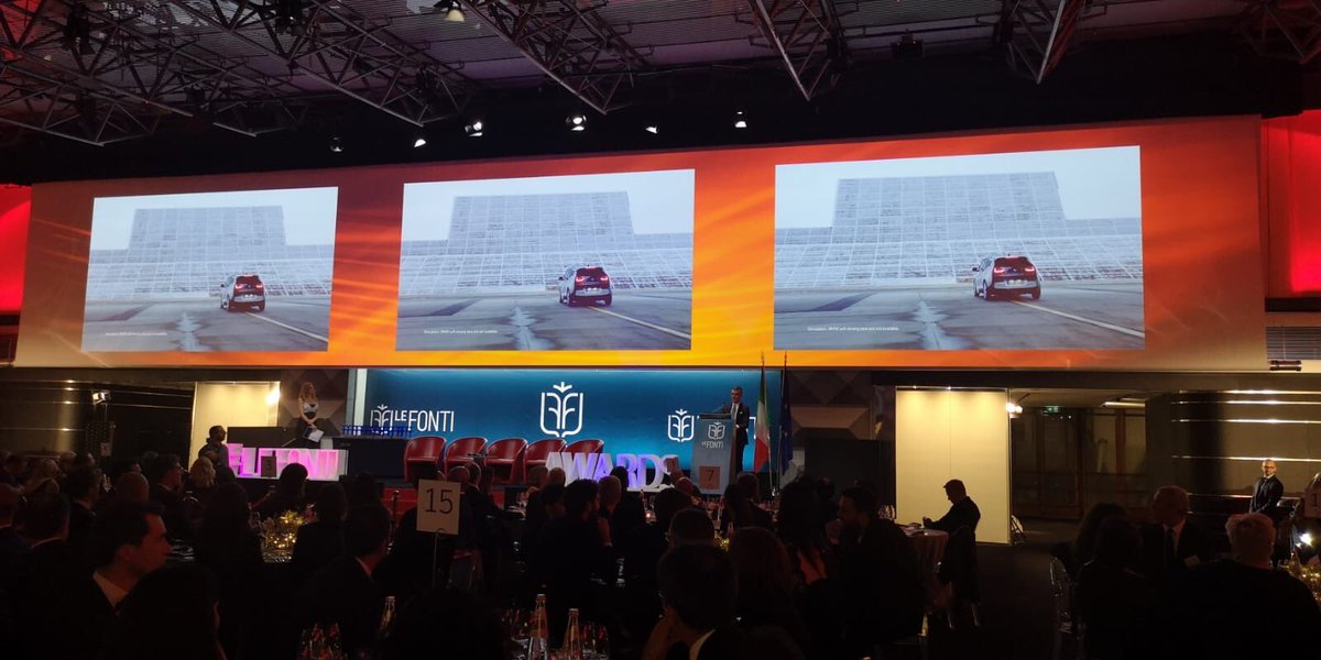 info_CDR's tweet photo. Live da Palazzo Mezzanotte, dove #CDRcrew partecipa con #Sirio a #LefontiAwards, serata organizzata da @LeFonti_Group https://t.co/xsuD3Q9s91