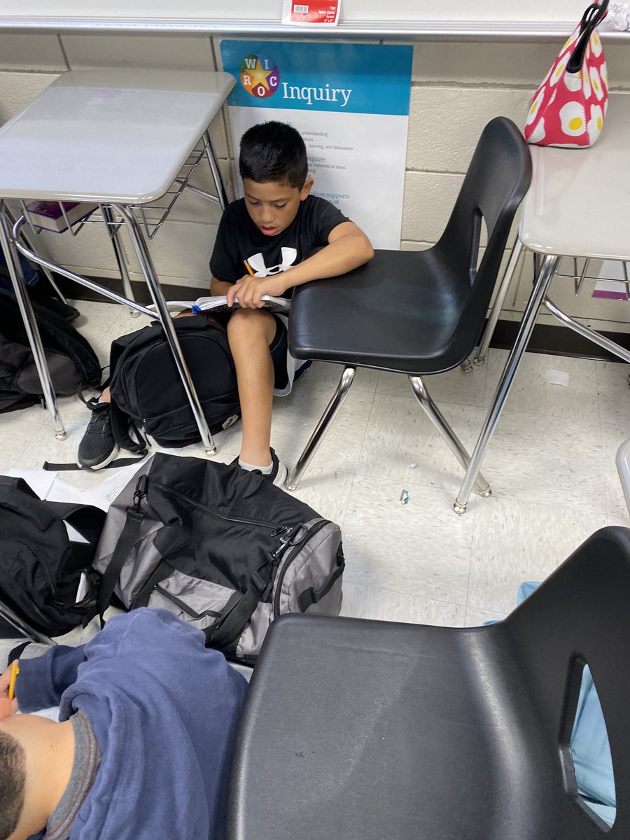 RebeccaJasinski's tweet photo. Writers need time to write. Drop everything and write is a great way to get the kids comfortable with writing. The amount of writing has improved since the start of the year. They look forward to this time each week 😍 @alvin_jh @AlvinISD #sacredwritingtime https://t.co/Lw0SiJ3CMG