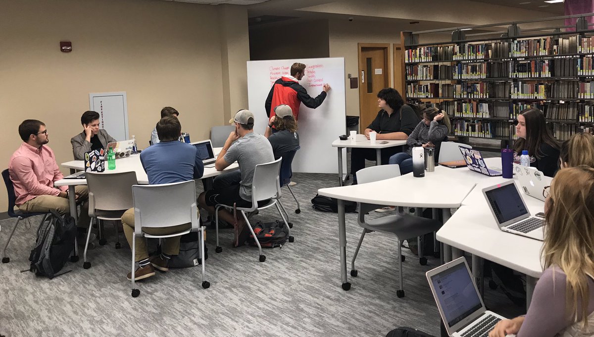 MsideCivic's tweet photo. We have a FANTASTIC group of Day Center Fellows working on this year’s Morningside Poll! Can’t wait to see what they learn about Iowans’ views on politics & policies!
#ExperienceMatters #MsidePoll @MorningsideEdu https://t.co/SSZaKaefAr