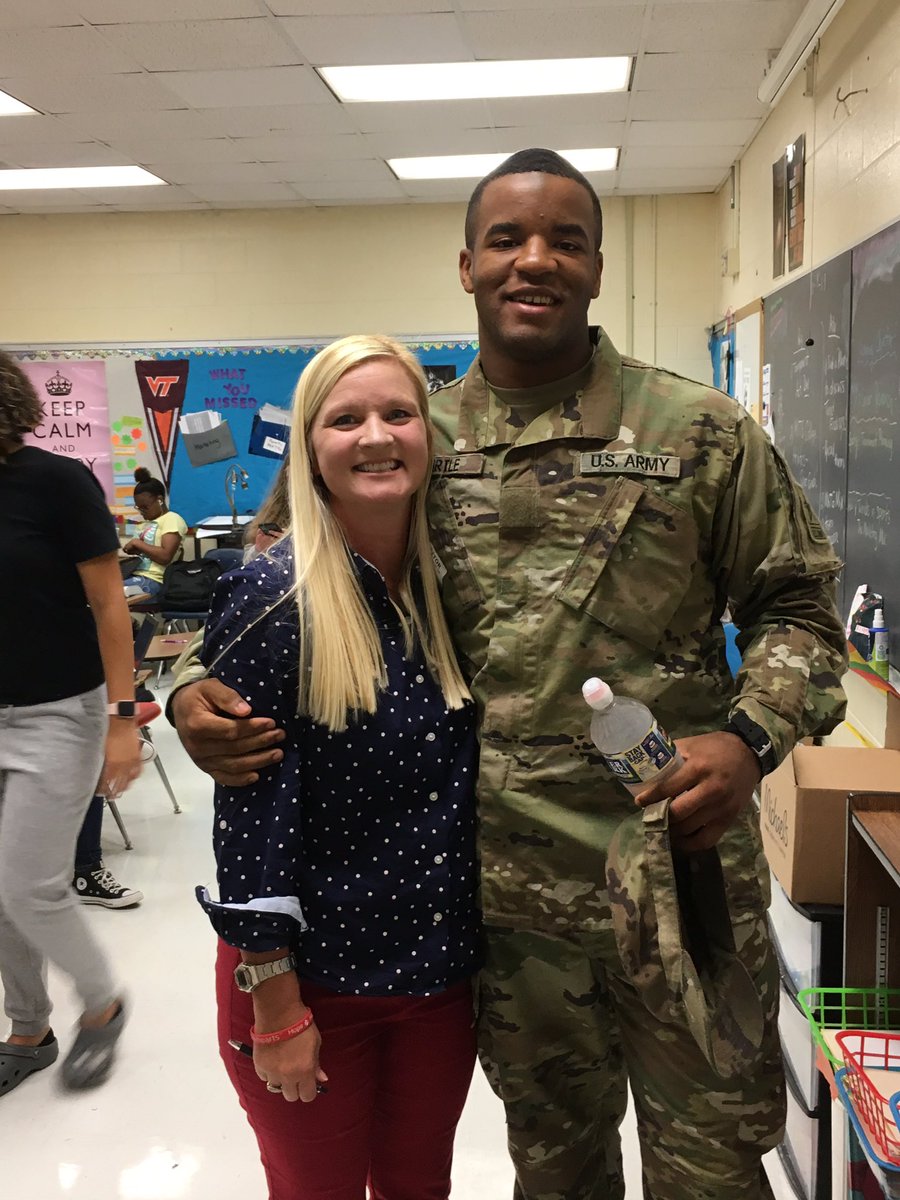 LCB_EPF's tweet photo. What a great surprise seeing this guy today. It is so nice to see him doing well. @Que_Waller @lcbirdprincipal @lcBirdCTE #betheu #oneccps #supportourmilitary https://t.co/AWkXeydBft
