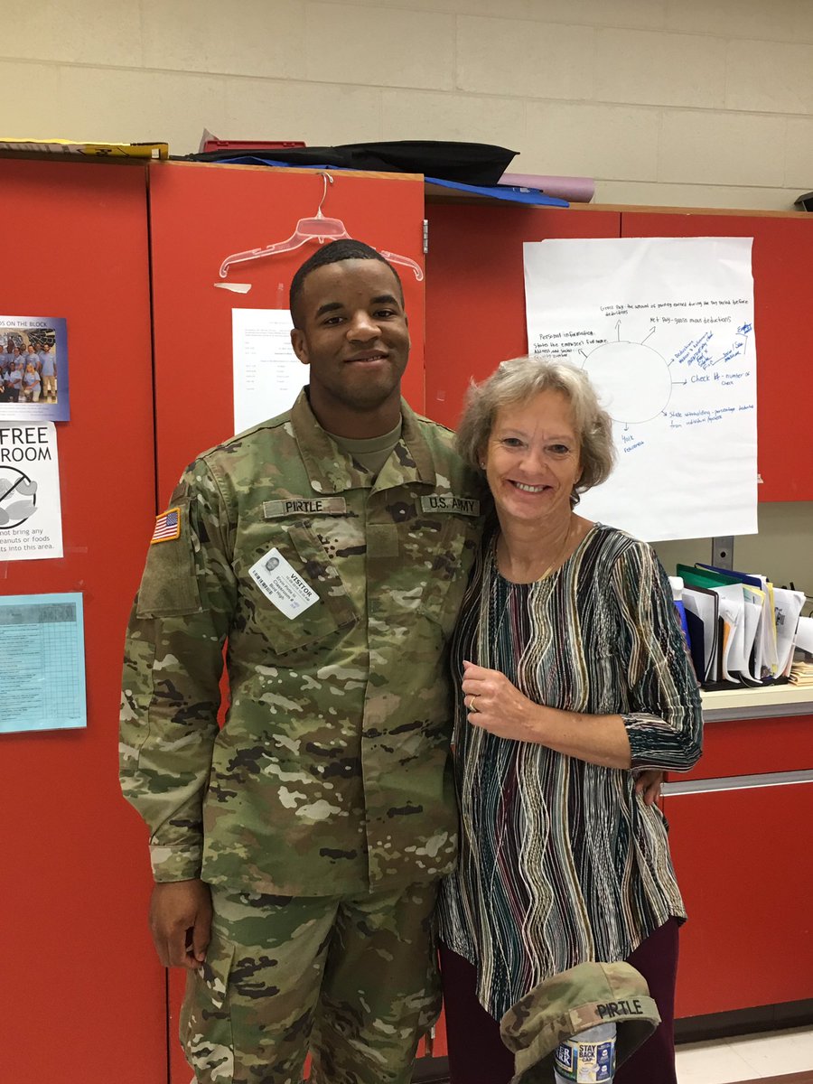 LCB_EPF's tweet photo. What a great surprise seeing this guy today. It is so nice to see him doing well. @Que_Waller @lcbirdprincipal @lcBirdCTE #betheu #oneccps #supportourmilitary https://t.co/AWkXeydBft
