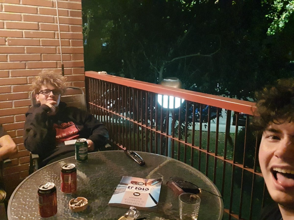 <a href="/Alex_2422/">Ales</a> Se ha achantado