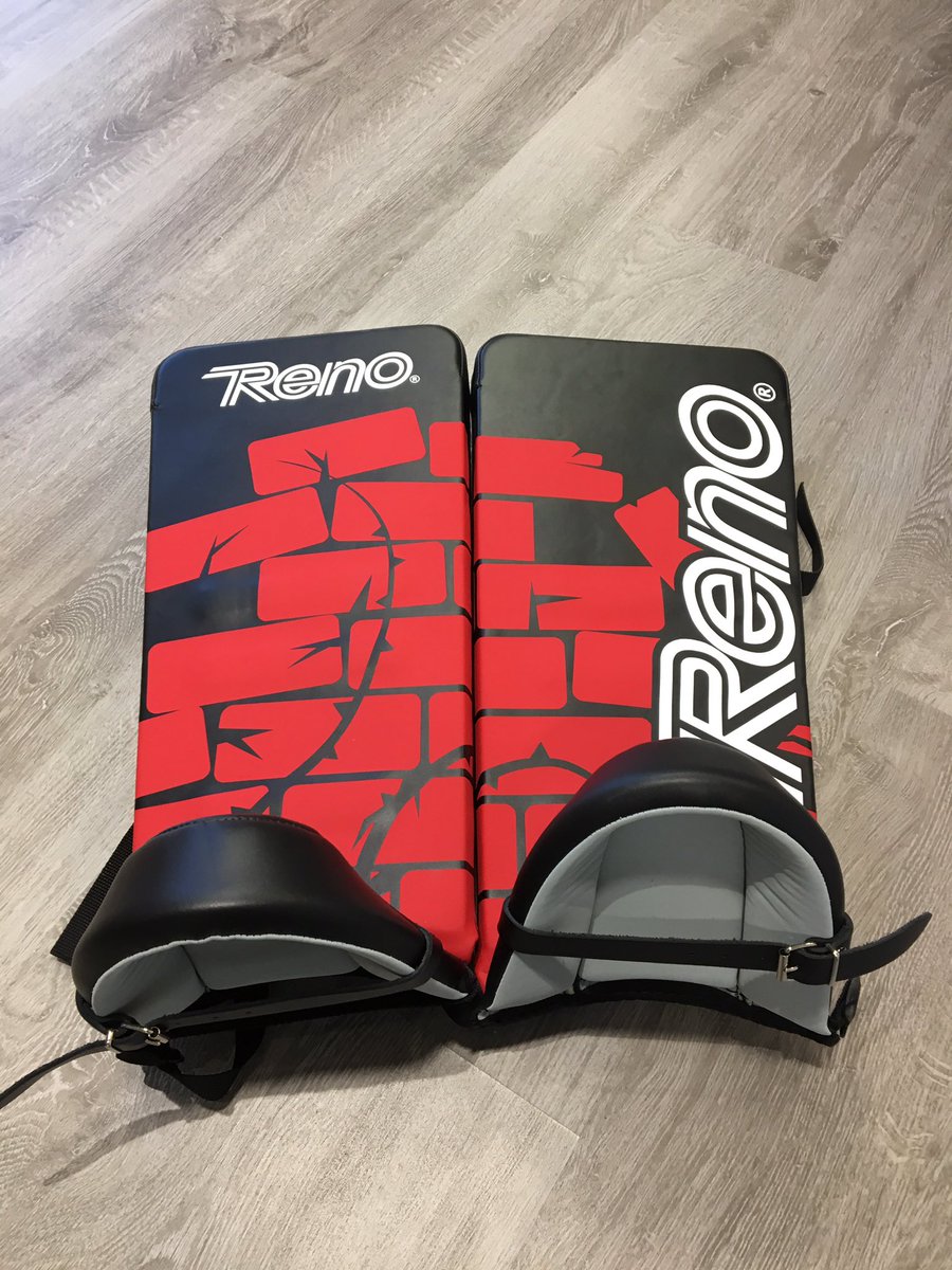 e3rollerskating's tweet photo. PROTECCIONES DE PORTERO RENO EXEL WALL 2 🔺◾️ Ainara, portera de CPI La Sagrera ya tiene sus guantes y guardas Exel Wall 2 con el nuevo diseño de Reno 🔝 Mucha fuerza y a ser un auténtico muro! 🥅
#hoqueipatins #hockeypatines #rinkhockey #rollerskating #e3rollerskating #barcelona https://t.co/O0cq9Y2Tix
