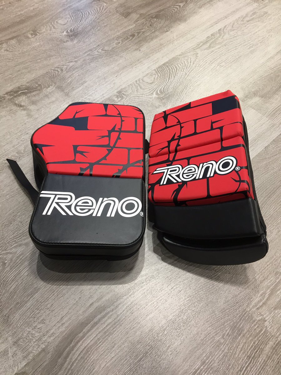 e3rollerskating's tweet photo. PROTECCIONES DE PORTERO RENO EXEL WALL 2 🔺◾️ Ainara, portera de CPI La Sagrera ya tiene sus guantes y guardas Exel Wall 2 con el nuevo diseño de Reno 🔝 Mucha fuerza y a ser un auténtico muro! 🥅
#hoqueipatins #hockeypatines #rinkhockey #rollerskating #e3rollerskating #barcelona https://t.co/O0cq9Y2Tix