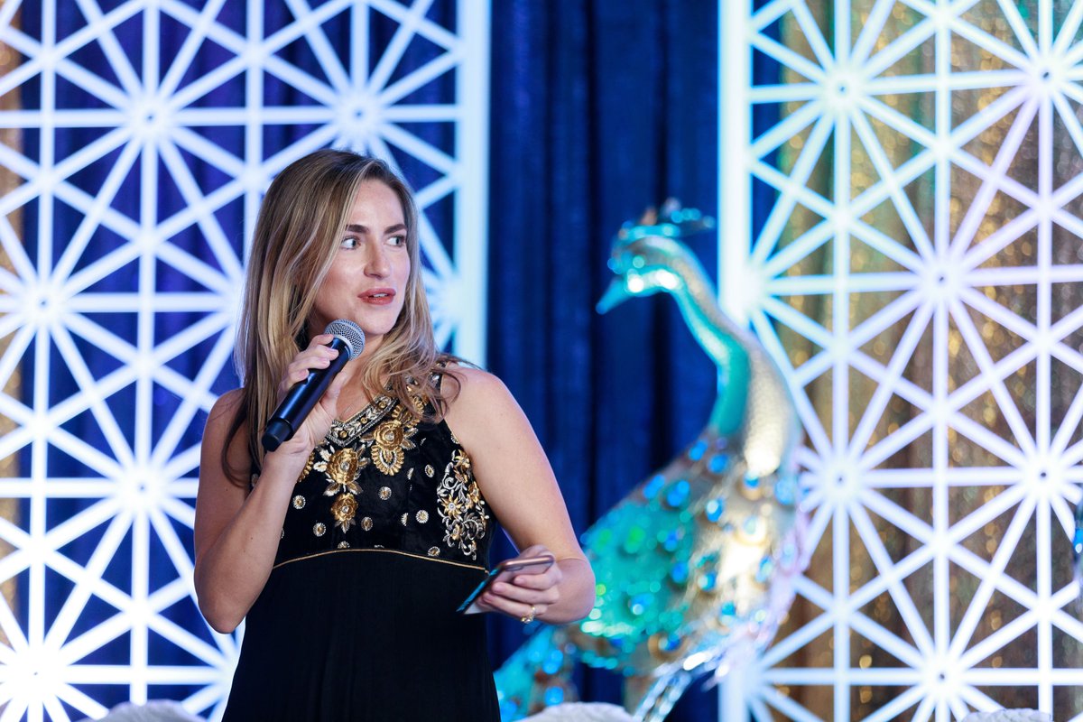 EventricsW's tweet photo. Back in June, our owner, Brittany, was asked to speak at @NACEOrlando. Takeaway: Most couples will require their preferred #caterer to come on property and prepare a traditional meal for the wedding. Ensure that the property has a kitchen the caterer can access.
#weddingplanner https://t.co/k79qMLxLdl
