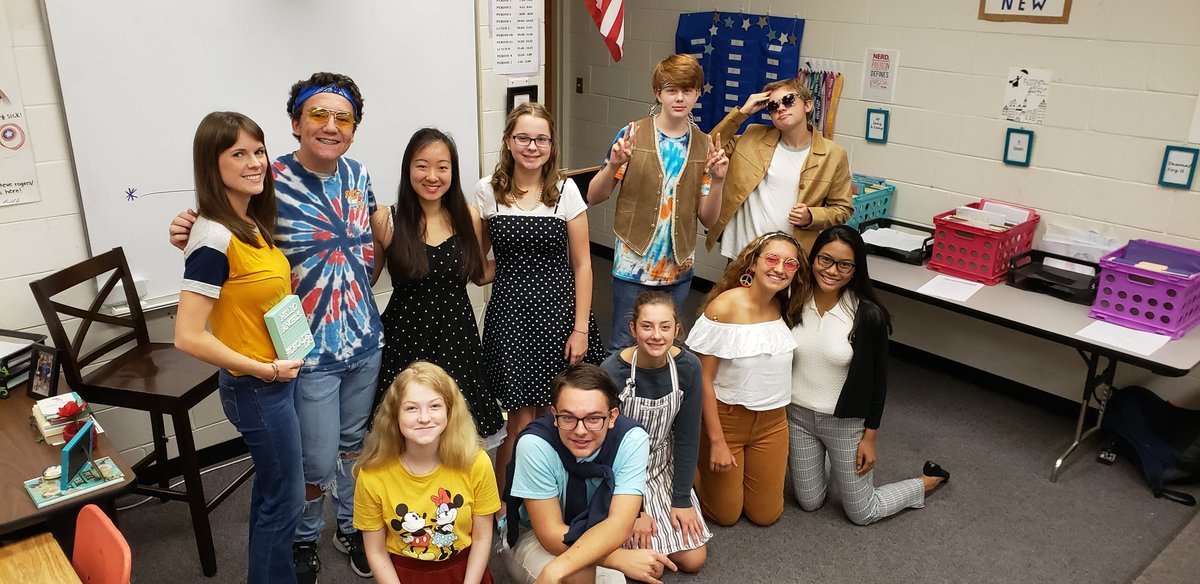 Richey0616's tweet photo. #DecadesDay #PHSHoco2019 https://t.co/FaxopVzDix