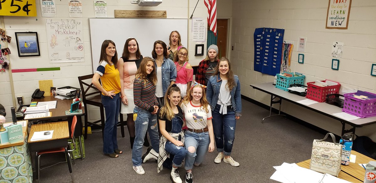 Richey0616's tweet photo. #DecadesDay #PHSHoco2019 https://t.co/FaxopVzDix