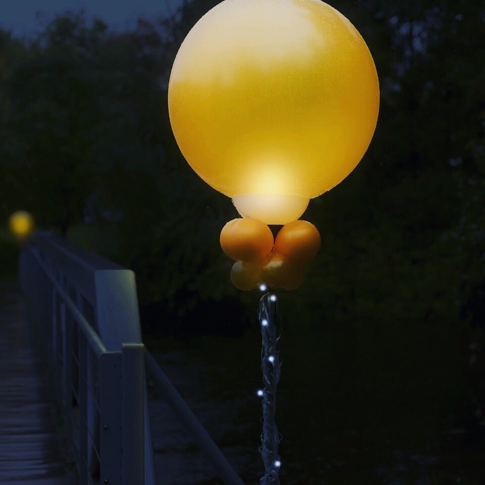 EricasFairy's tweet photo. Even on the darkest of days we light it up gold @EricasFairy #bubblesballons https://t.co/rLEDD4sXmF
