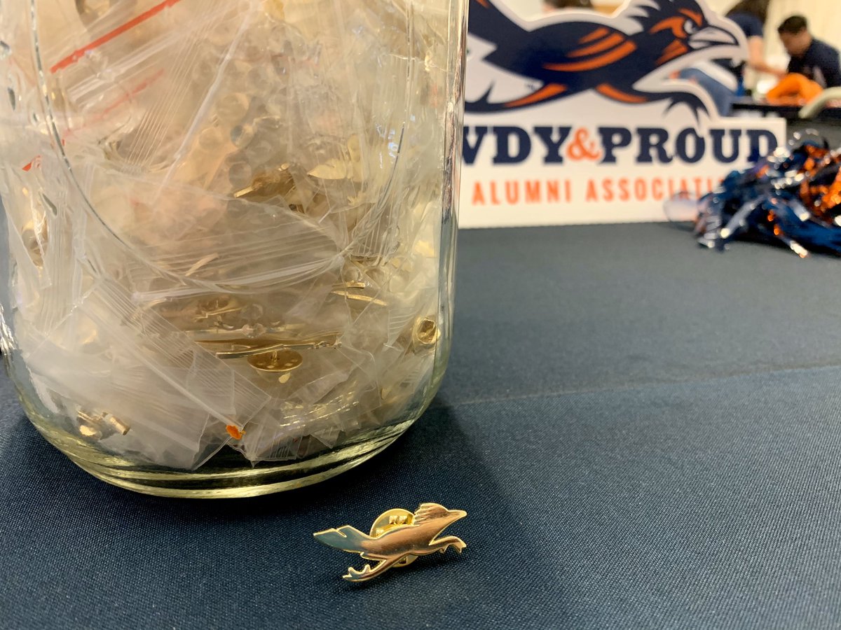 UTSAAlumni's tweet image. Hey #UTSA19 - Stop by the Alumni Association table at #UTSAGradFest and snag some of our new giveaways!
