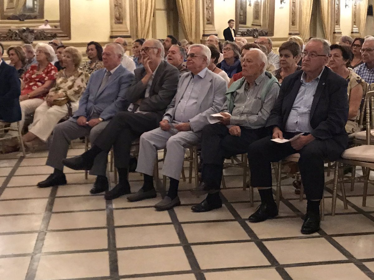 GALA FLAMENCA 
La Fundación Pron Real Academia de Cordoba ha organizado en el Real Círculo de la Amistad un espectáculo flamenco para todos los públicos con la actuación de Manuel Silveria a la guitarra y Sara Denez al cante

DALE A SEGUIR