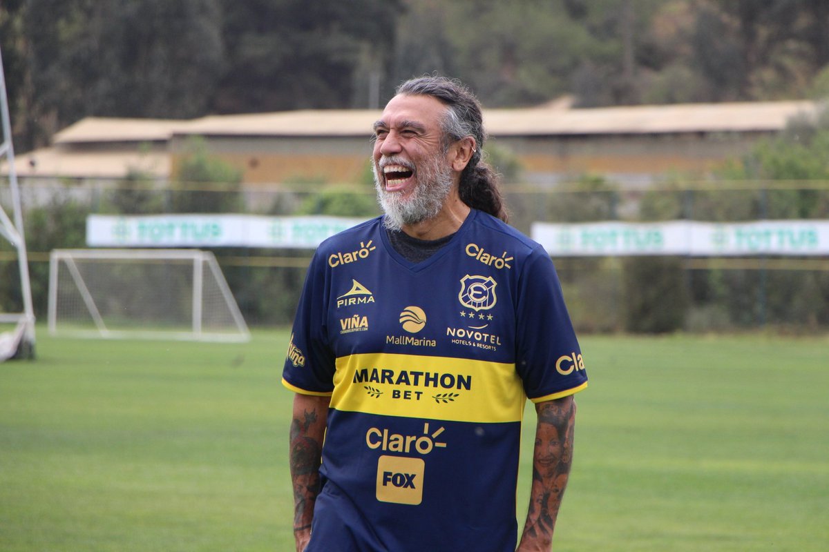 losdelcerrocl's tweet photo. Tom Araya, ha sido, es y será evertoniano. #Slayer #TomAraya #VamosEverton https://t.co/IqOhsRKNay