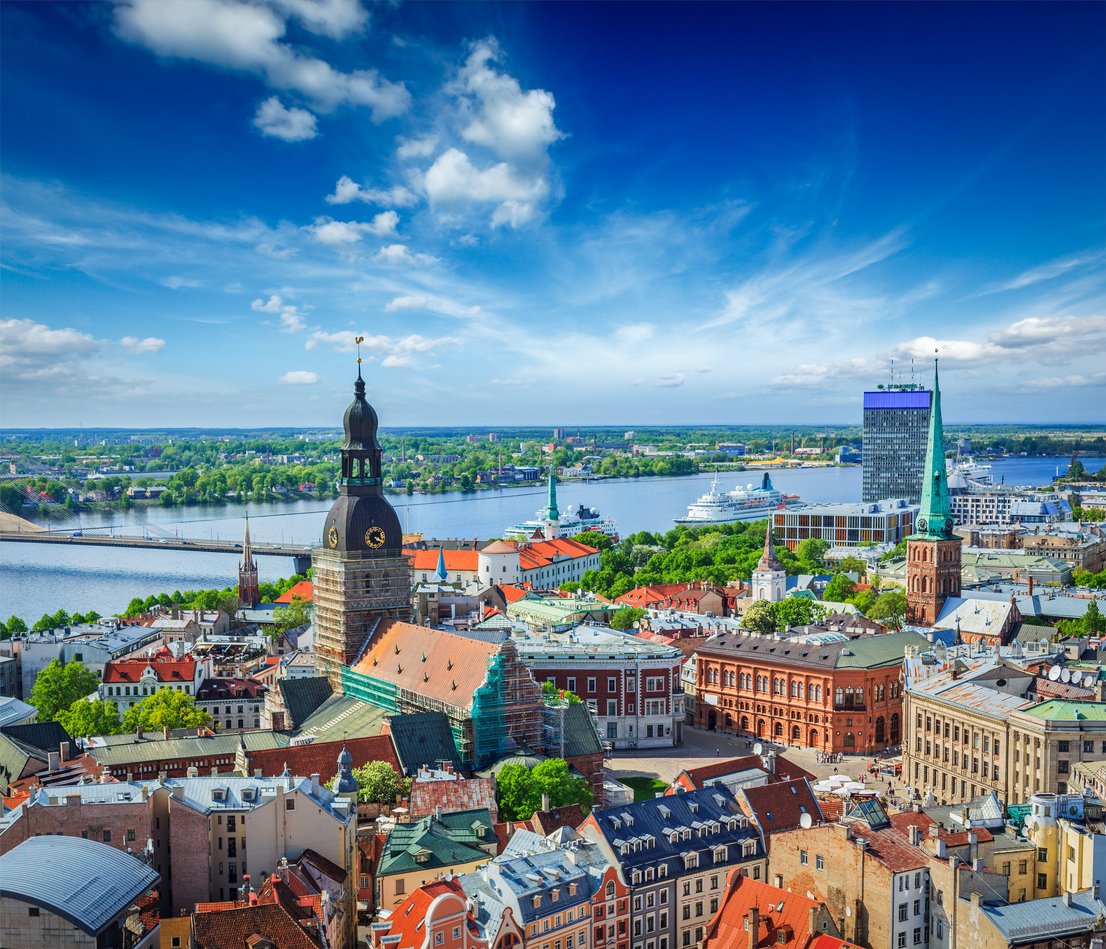 TurboJetInc's tweet photo. The old town in Latvia's capital, Rīga, has an impressive array of historic buildings, oversized churches, and cobbled lanes. In the winter, Old Rīga makes its best impression of a scene from a Christmas card. Fun fact: the very first Christmas tree grew here! #wanderingwednesday https://t.co/BG41nIA2F5