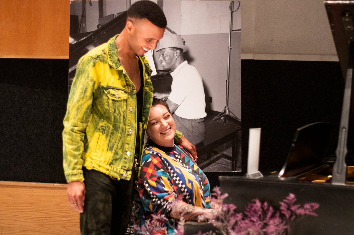 FirstCom_Music's tweet photo. Drawing inspiration while sitting at Nat King Cole's piano during our #CSMxFC launch event!
with @EffiePassero @RayvonOwen
#CapitolStudioMasters #WednesdayWisdom https://t.co/VZsp6iD7SU